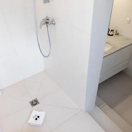 Appartamento Orange Vendome - Bright 1-bed Near The Louvre Parigi